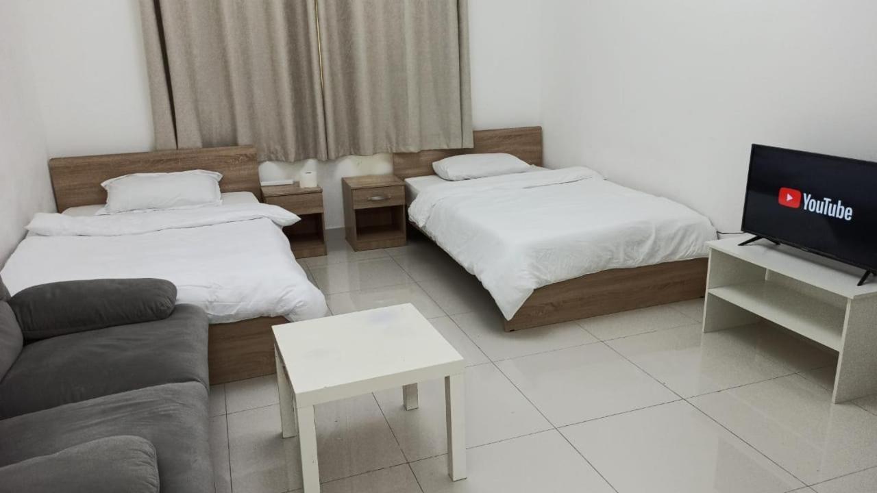 Cozy Rooms And Small Partitions For Men Guests In דובאי מראה חיצוני תמונה