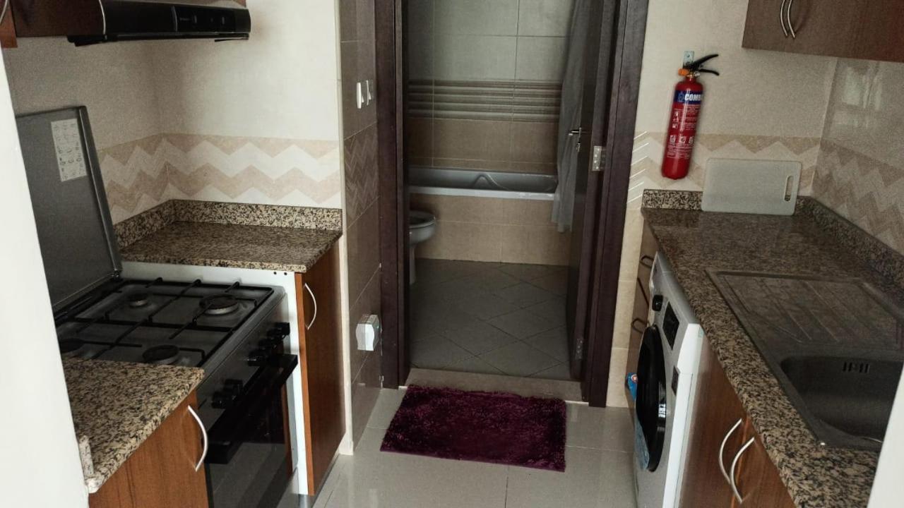 Cozy Rooms And Small Partitions For Men Guests In דובאי מראה חיצוני תמונה
