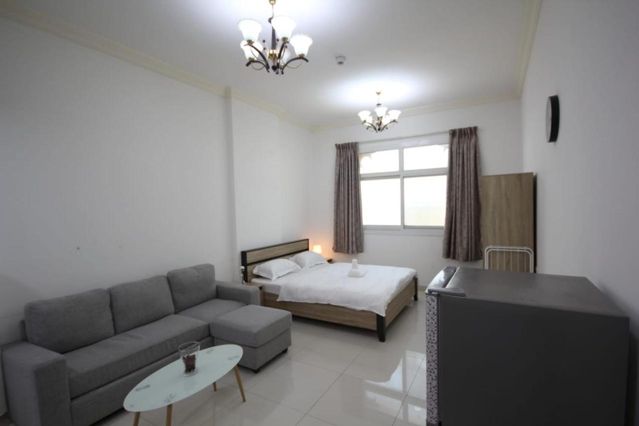 Cozy Rooms And Small Partitions For Men Guests In דובאי מראה חיצוני תמונה