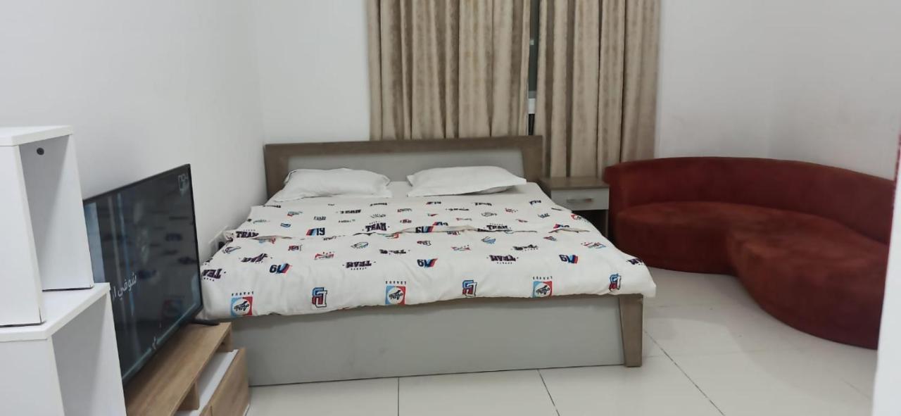 Cozy Rooms And Small Partitions For Men Guests In דובאי מראה חיצוני תמונה