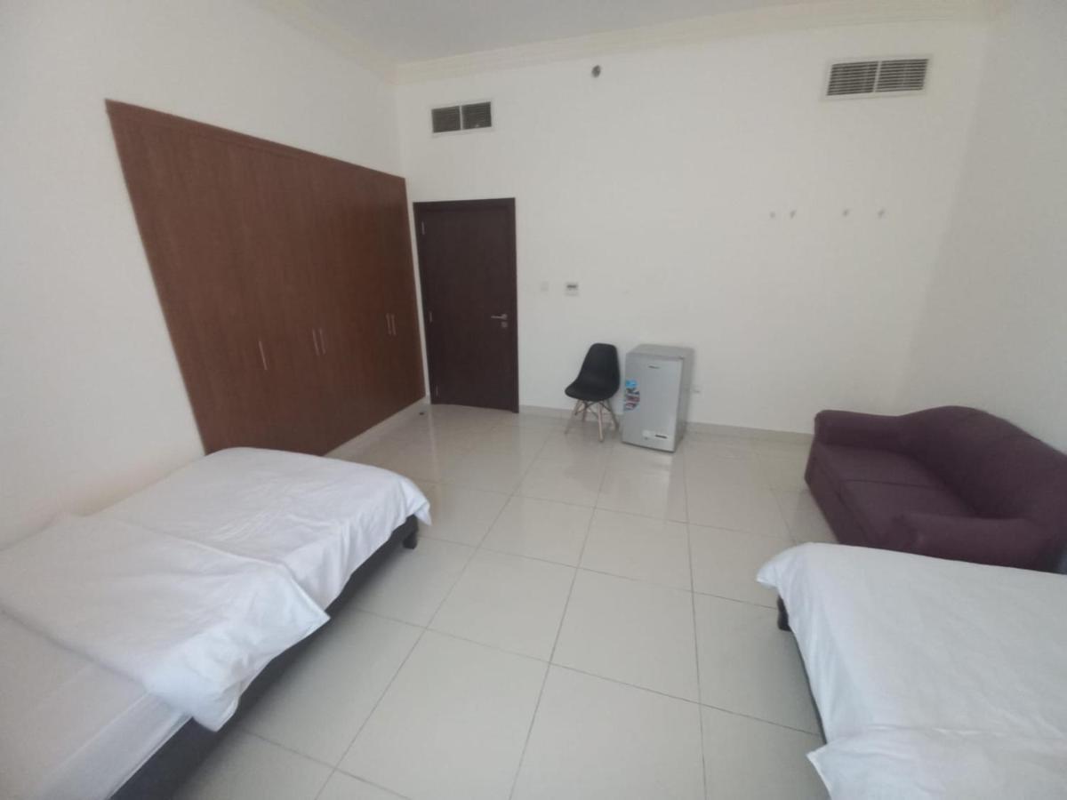 Cozy Rooms And Small Partitions For Men Guests In דובאי מראה חיצוני תמונה