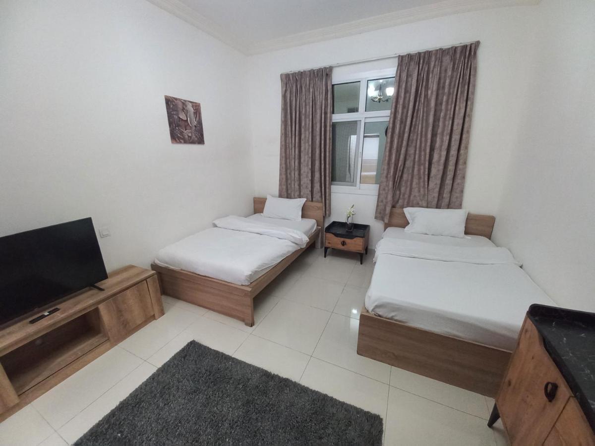 Cozy Rooms And Small Partitions For Men Guests In דובאי מראה חיצוני תמונה
