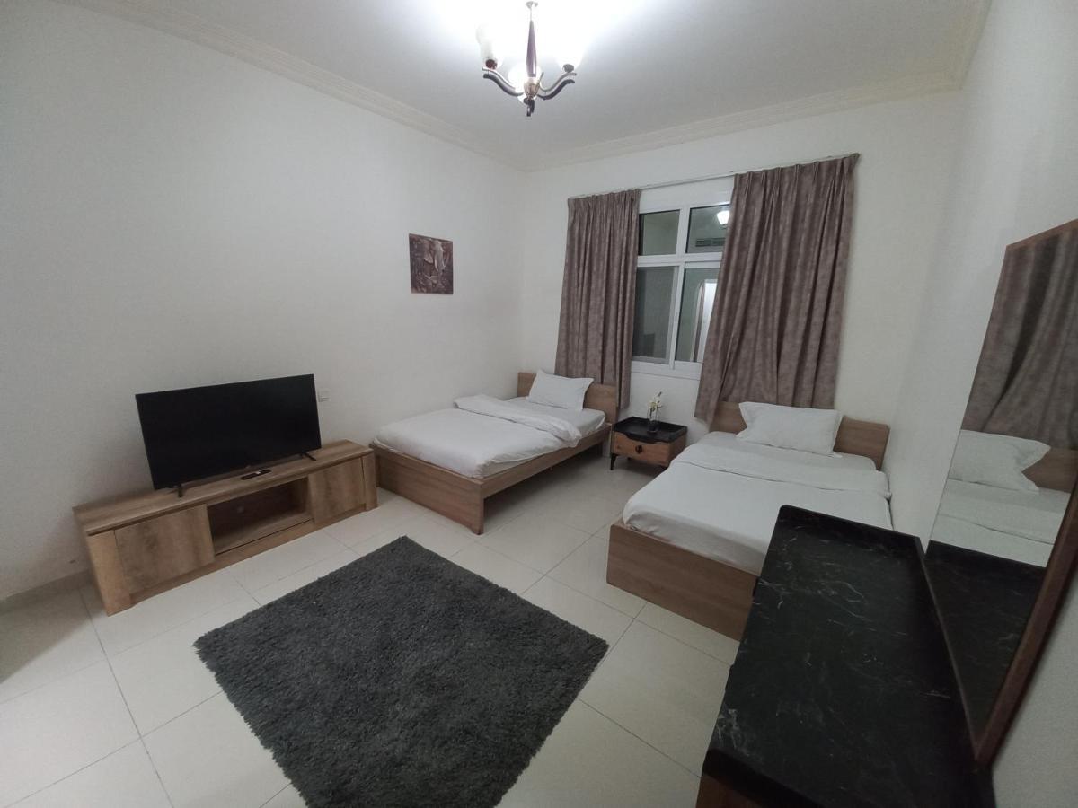 Cozy Rooms And Small Partitions For Men Guests In דובאי מראה חיצוני תמונה