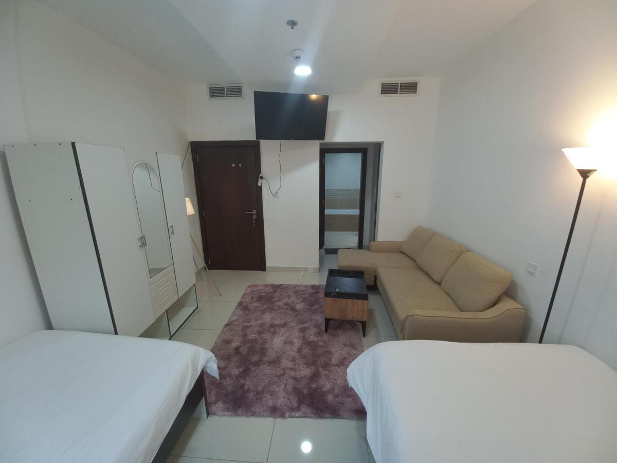Cozy Rooms And Small Partitions For Men Guests In דובאי מראה חיצוני תמונה