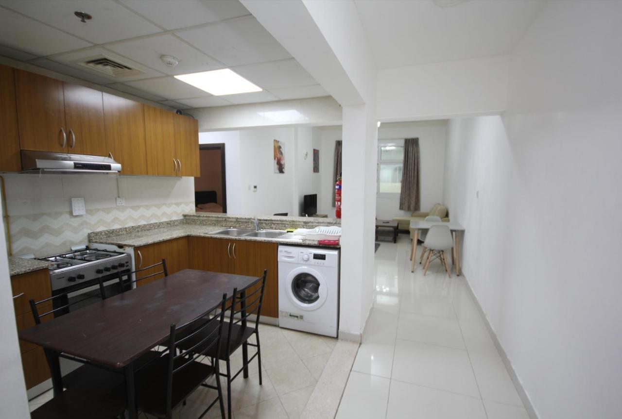 Cozy Rooms And Small Partitions For Men Guests In דובאי מראה חיצוני תמונה