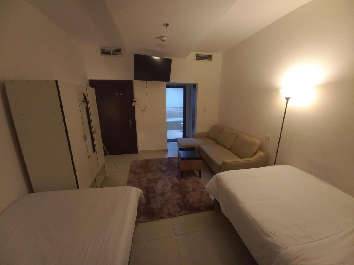 Cozy Rooms And Small Partitions For Men Guests In דובאי מראה חיצוני תמונה