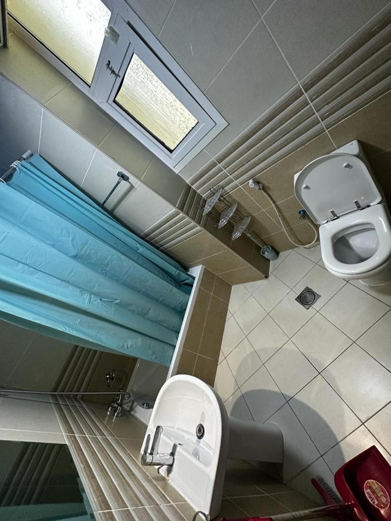 Cozy Rooms And Small Partitions For Men Guests In דובאי מראה חיצוני תמונה