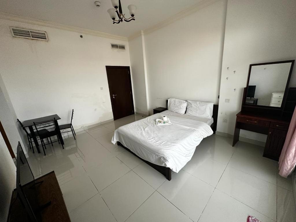 Cozy Rooms And Small Partitions For Men Guests In דובאי מראה חיצוני תמונה