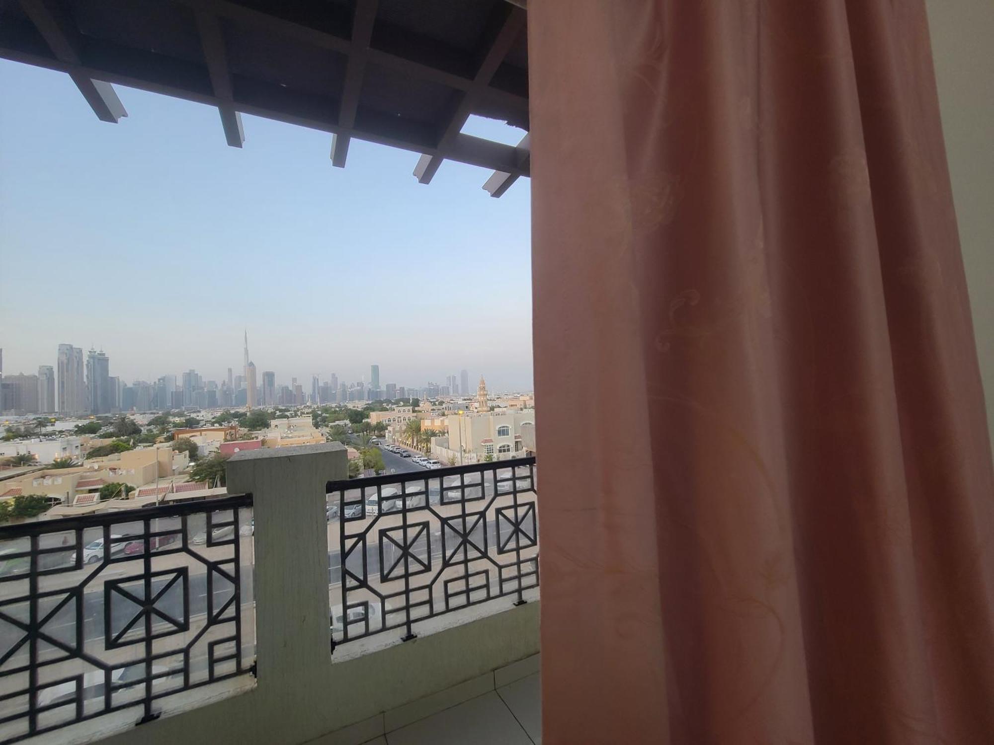 Cozy Rooms And Small Partitions For Men Guests In דובאי מראה חיצוני תמונה