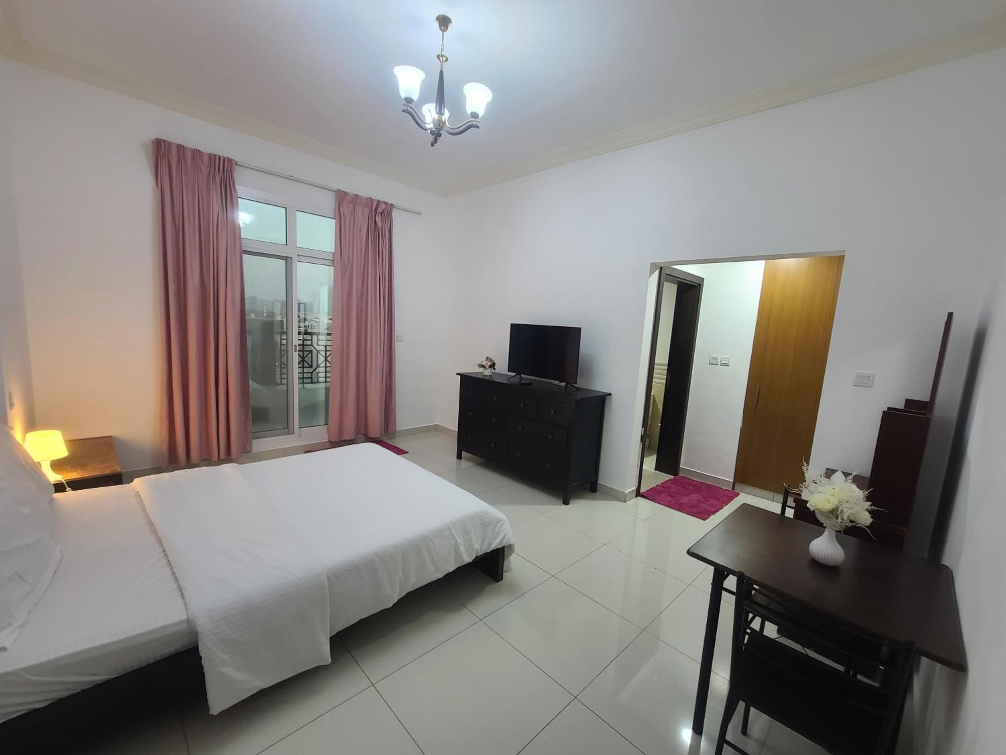 Cozy Rooms And Small Partitions For Men Guests In דובאי מראה חיצוני תמונה